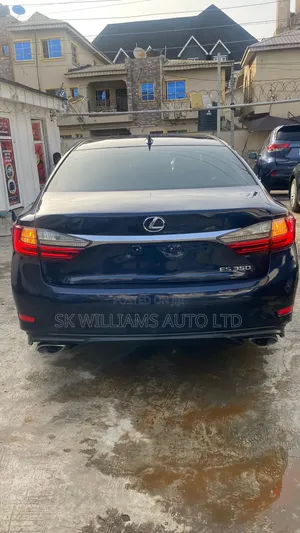 Lexus ES 2016 Blue