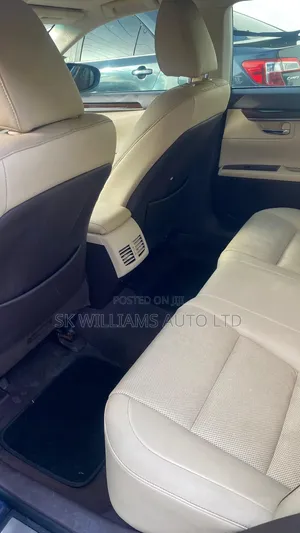 Lexus ES 2016 Blue