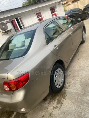 Toyota Corolla 2009 Gold