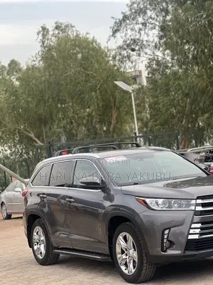 Toyota Highlander Limited 4x4 V6 (3.5L 6cyl 8A) 2018 Gray