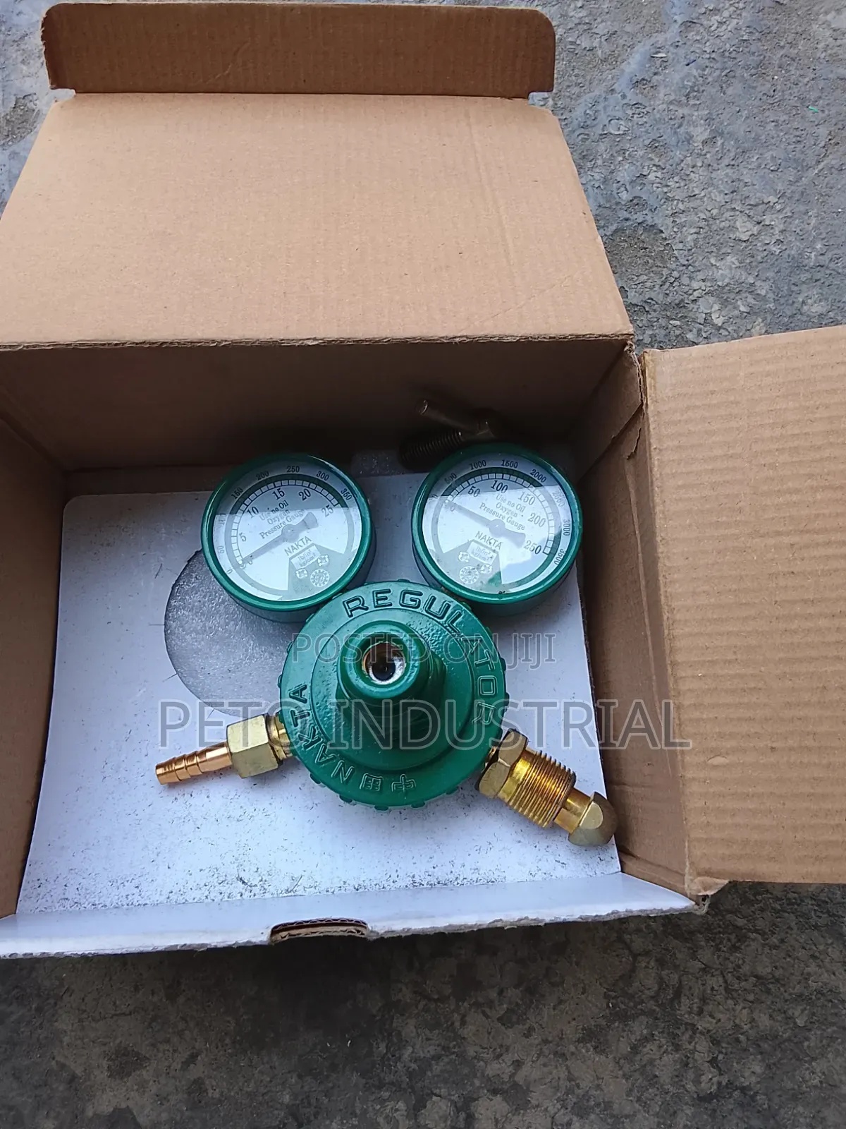 Oxygen Regulator