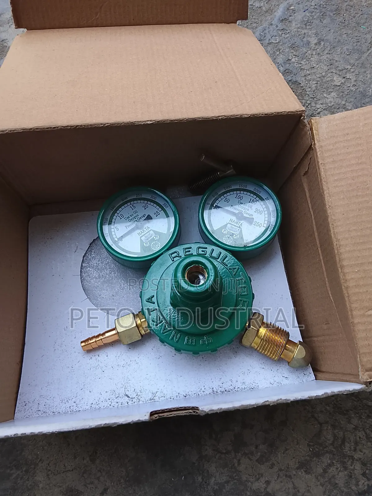 Oxygen Regulator