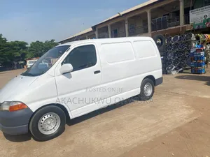 Toyota HiAce 2010 White