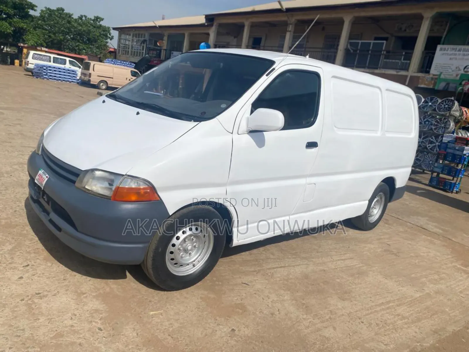 Toyota HiAce 2010 White