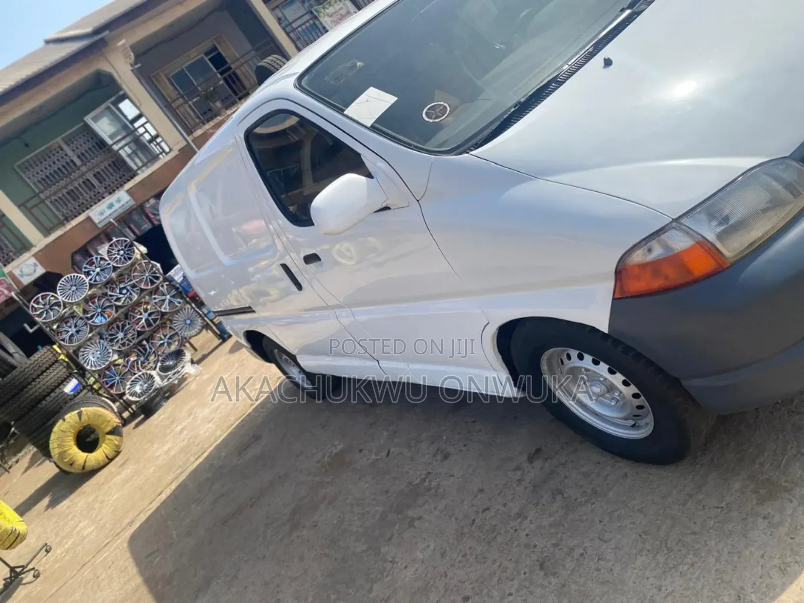 Toyota HiAce 2010 White