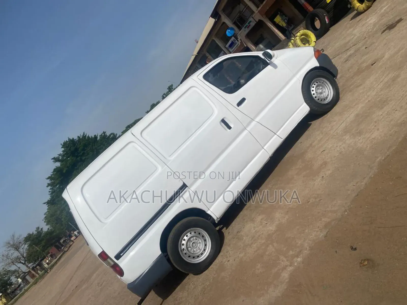 Toyota HiAce 2010 White