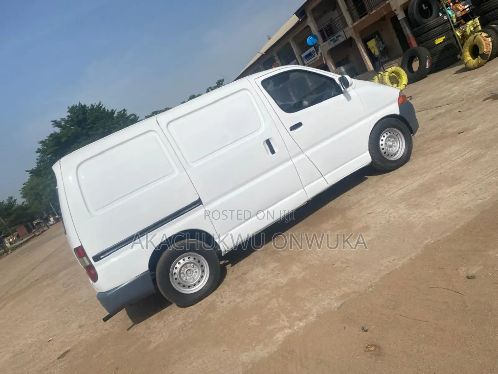 Toyota HiAce 2010 White