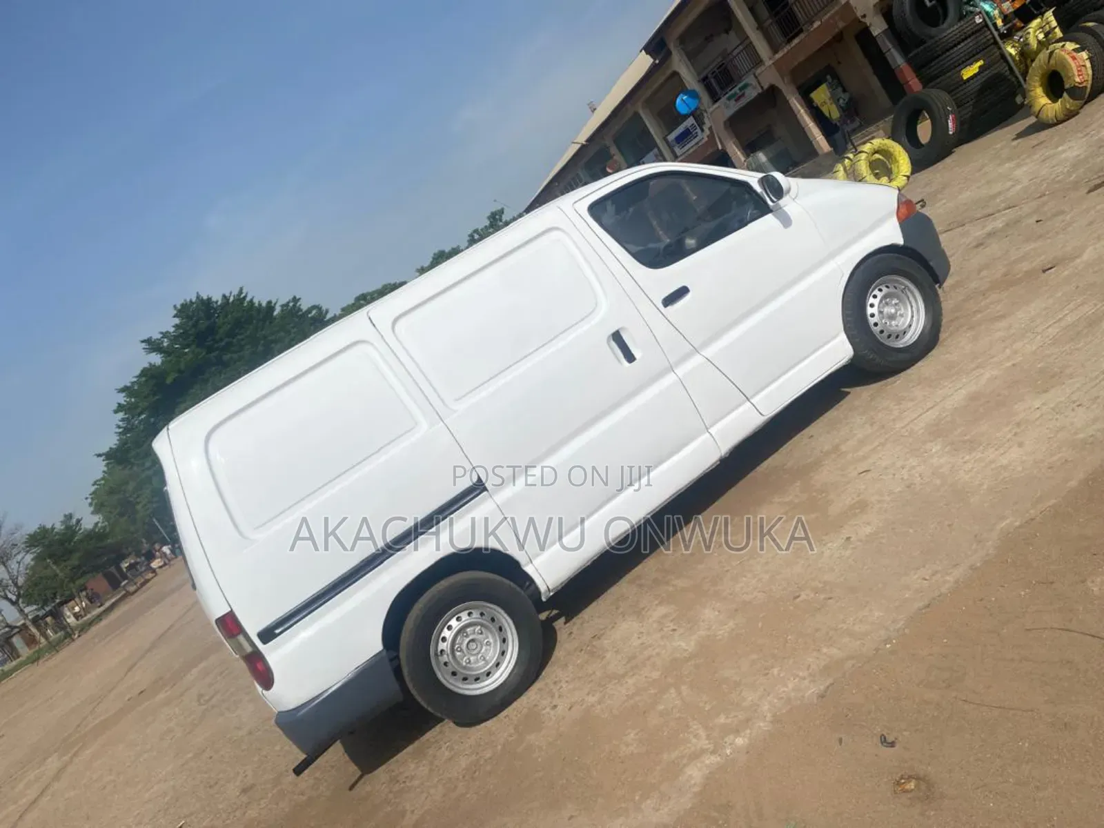 Toyota HiAce 2010 White