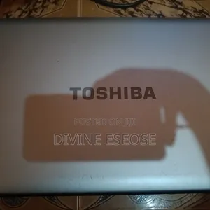 Laptop Toshiba Satellite A350 4GB Intel Core 2 Duo HDD+SSD 320GB