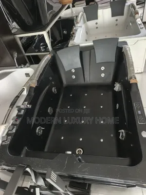 Luxury Black Double Seater Jacuzzi With Bluetooth Speaker