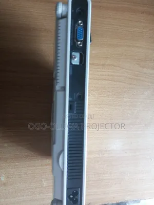 Casio Xj-A140v Projector