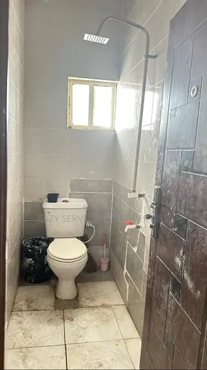 Mini Flat in Gated And Secured, Osapa london for rent