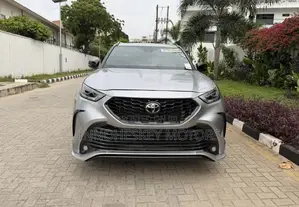 Toyota Highlander XSE 2021 Silver