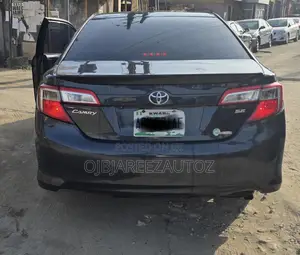Toyota Camry SE 4dr Sedan (2.5L 4cyl 6A) 2013 Black