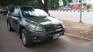 Toyota RAV4 2009 Green