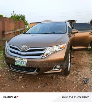 Toyota Venza LE 2010 Brown