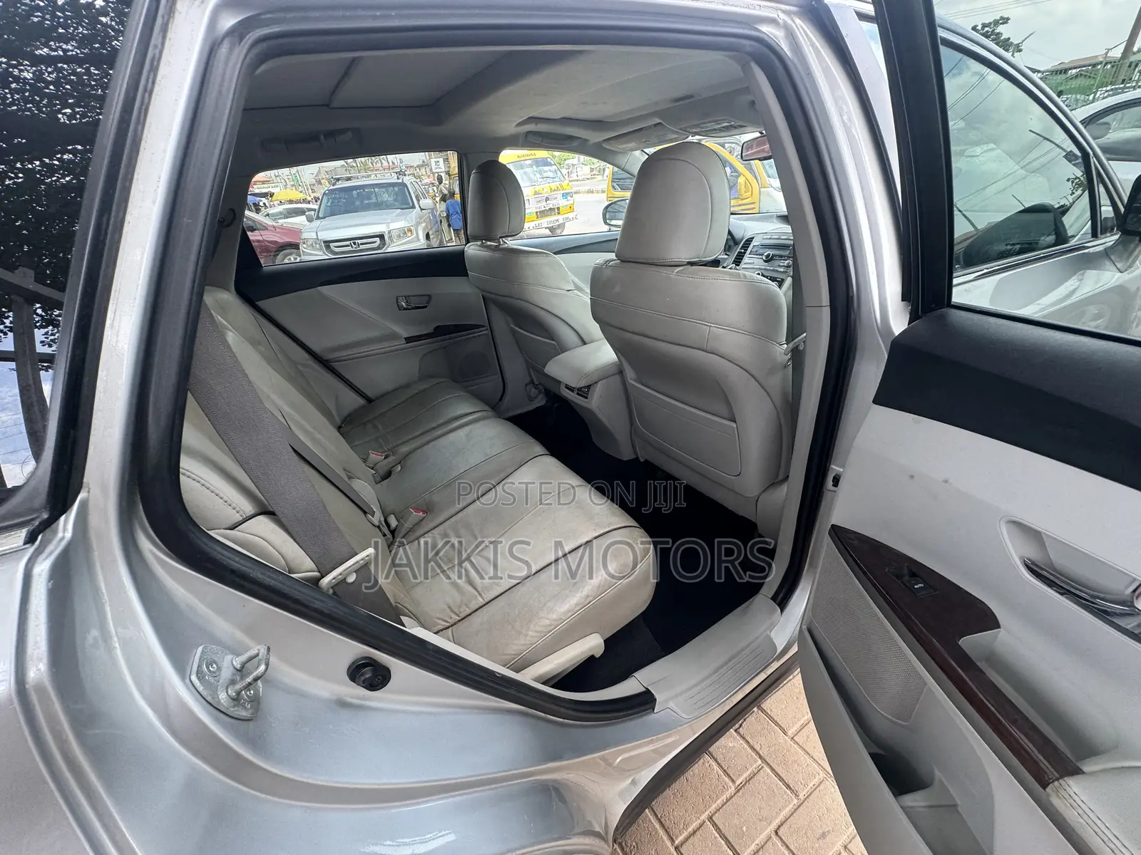 Toyota Venza 2011 Silver