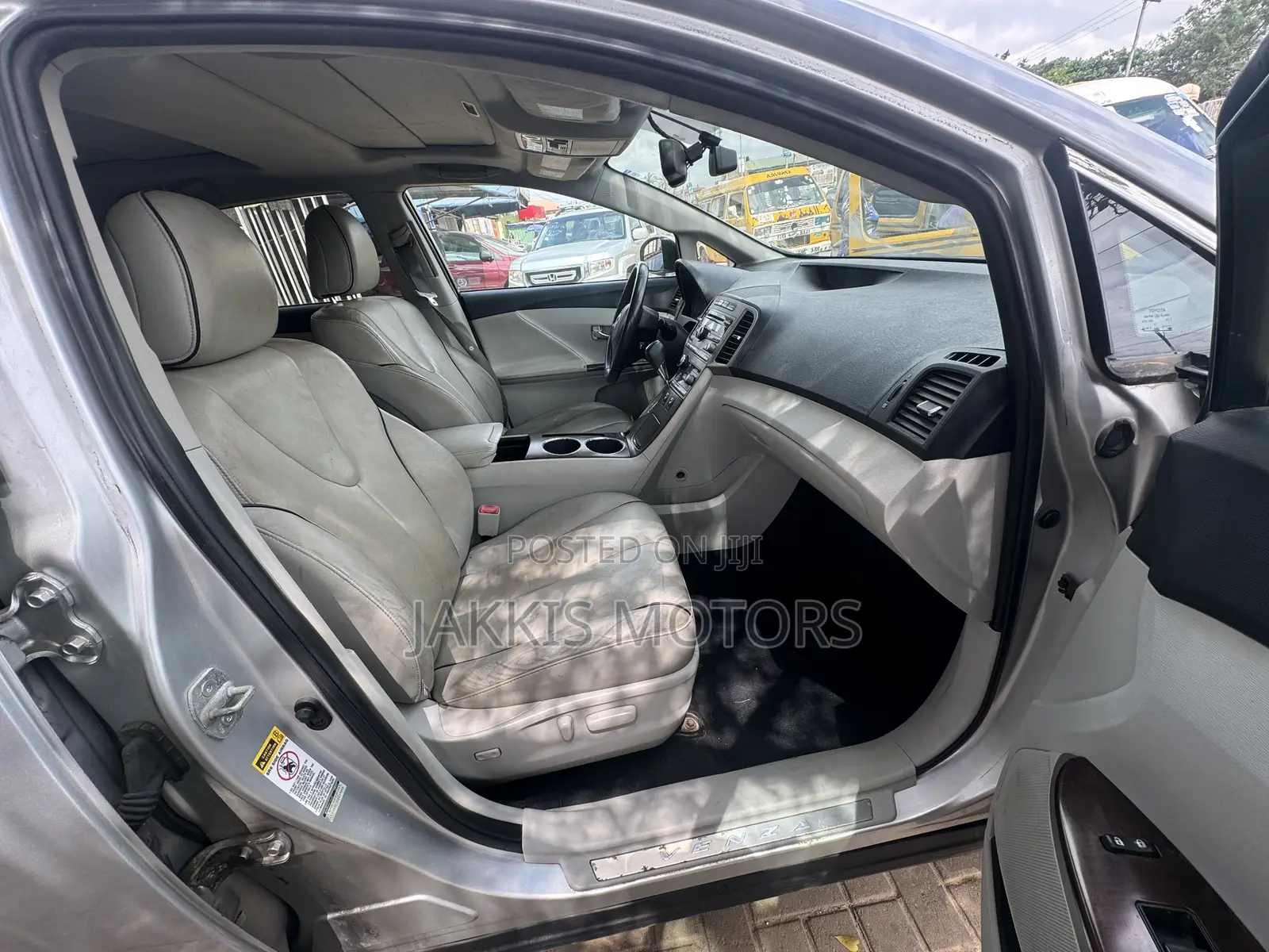 Toyota Venza 2011 Silver