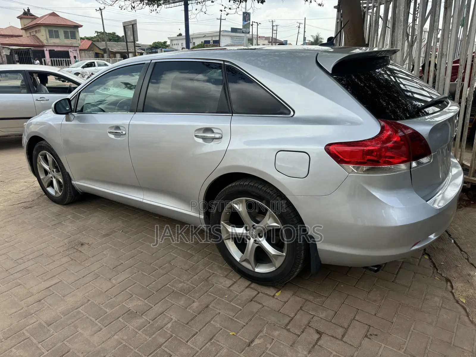 Toyota Venza 2011 Silver