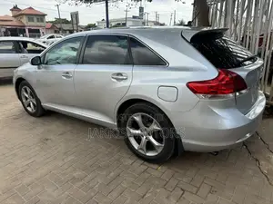 Toyota Venza 2011 Silver