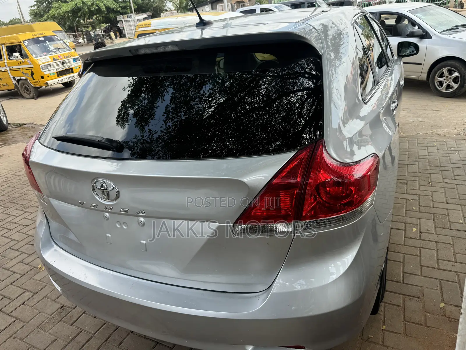 Toyota Venza 2011 Silver