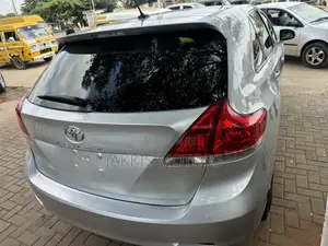 Toyota Venza 2011 Silver