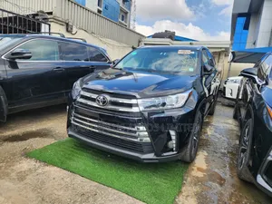 Toyota Highlander XLE V6 4x4 (3.5L 6cyl 6A) 2016 Black