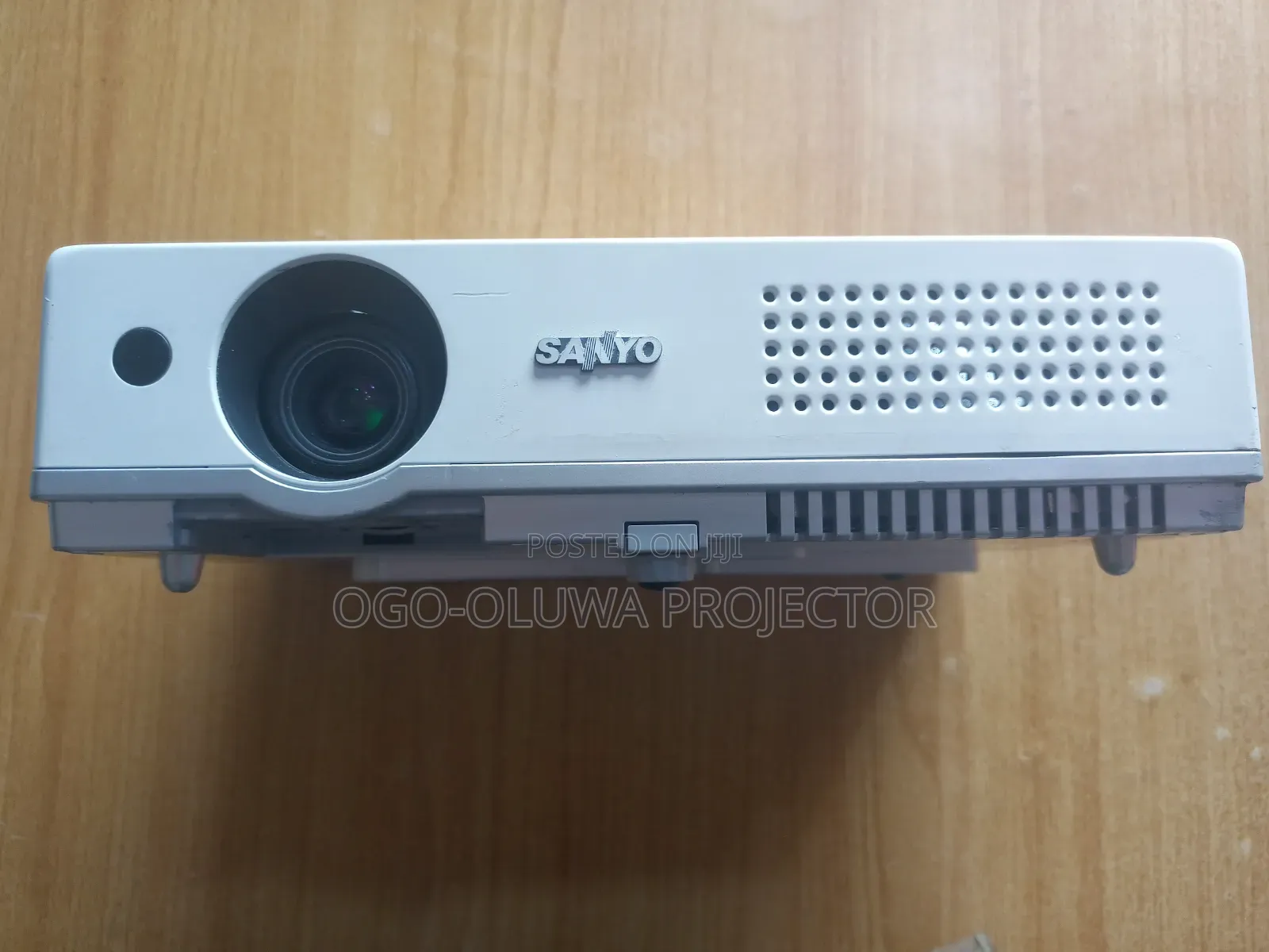 Sanyo PLC-Xw65 Projector