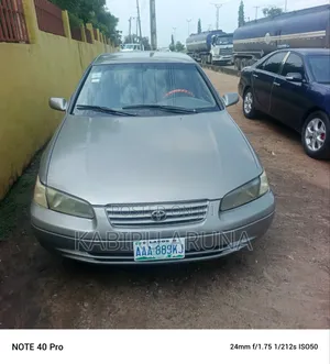 Toyota Camry Automatic 1999 Gray