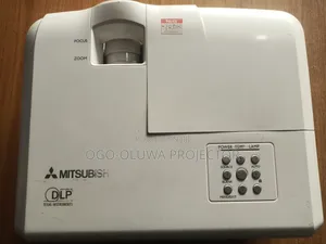 Mitsubishi Es200u Projector