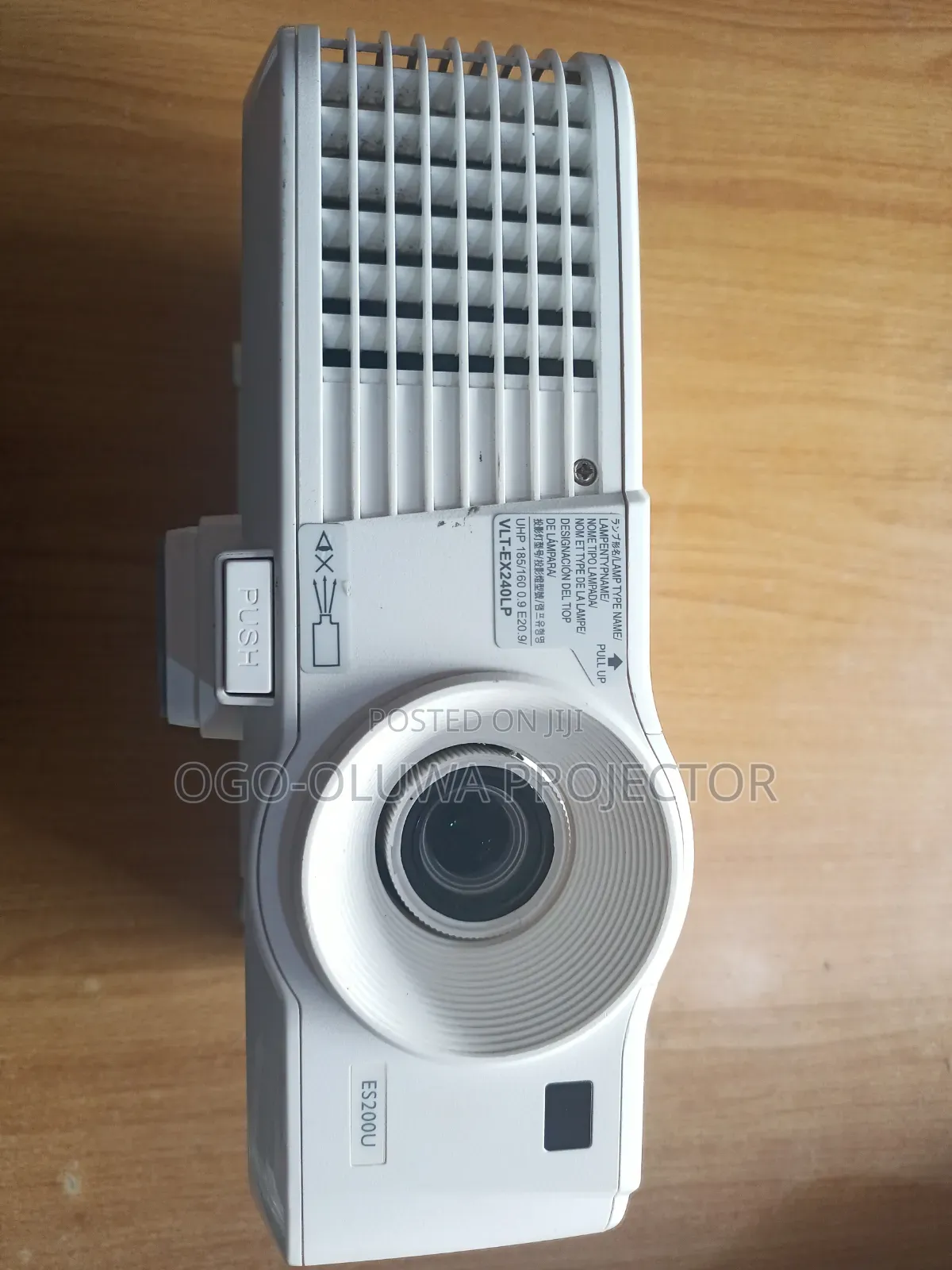 Mitsubishi Es200u Projector