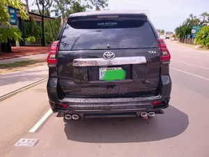 Toyota Land Cruiser Prado 2.7 2022 Black