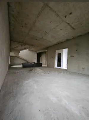 5bdrm Duplex in Victoria Creek, Aba Expressway for sale