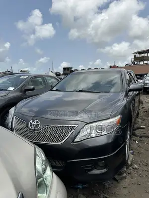 Toyota Camry SE V6 4dr Sedan (3.5L 6cyl 6AM) 2010 Gray