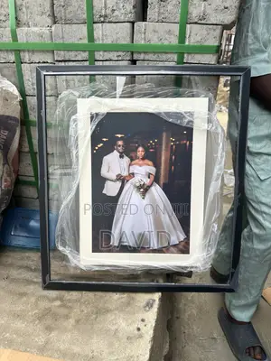 Transparent Acrylic Frame Glass With Matt Border