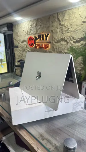 Laptop Apple MacBook Air 16GB Apple M4 SSHD+SSD 256GB