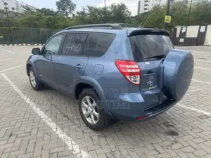 Toyota RAV4 Limited 2011 Blue