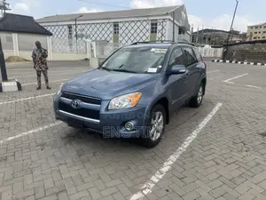 Toyota RAV4 Limited 2011 Blue