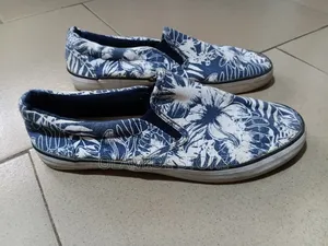 Ceder Wood Used Sneaker