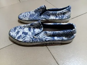 Ceder Wood Used Sneaker