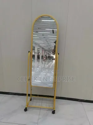 Standing Gold Mirrow