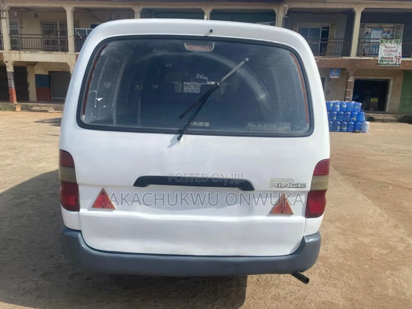 Toyota HiAce 2010 White