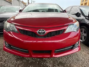 Toyota Camry SE 4dr Sedan (2.5L 4cyl 6A) 2013 Red