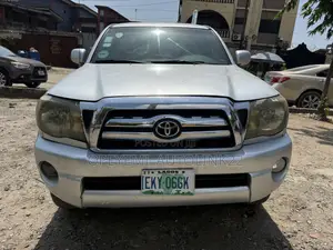 Toyota Tacoma Double Cab V6 Automatic 2010 Silver