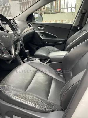 Hyundai Santa Fe SE Ultimate AWD 2017 White