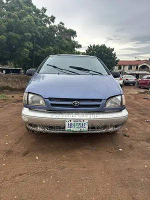Toyota Sienna LE 2002 Blue