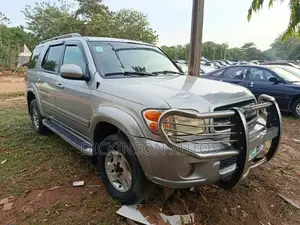 Toyota Sequoia 2003 Silver
