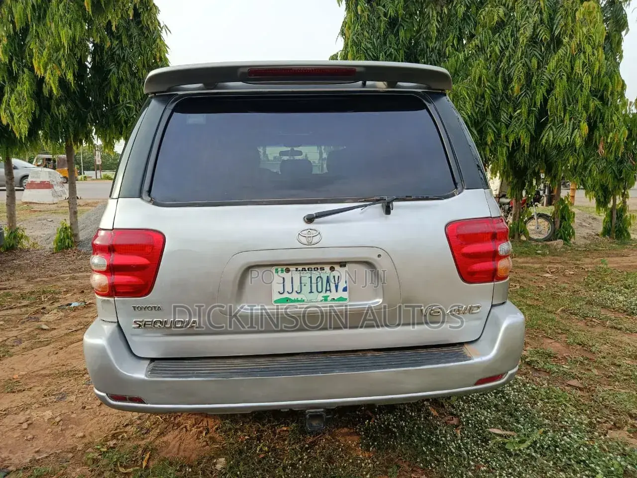 Toyota Sequoia 2003 Silver