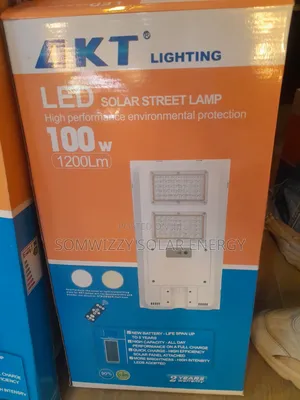 High Quality 100 Watts Akt Solar Led Light