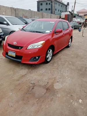 Toyota Matrix Hatchback FWD (1.8L 4cyl 5M) 2008 Red